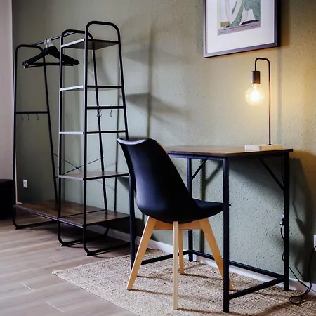 Salt Apartments - Modern, 4 Personen, Nahe S-Bahn Apartment