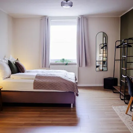 Apartment Salt Apartments - Modern, 4 Personen, Nahe S-Bahn Halle (Saale)