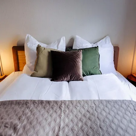 Salt Apartments - Modern, 4 Personen, Nahe S-Bahn Halle (Saale)