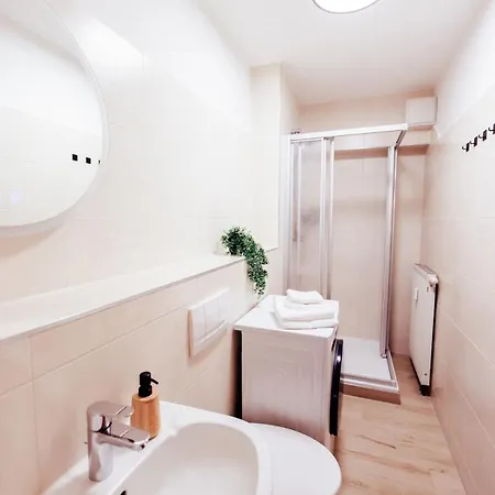 Salt Apartments - Modern, 4 Personen, Nahe S-Bahn